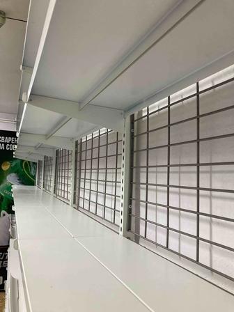 Стеллажи с полками