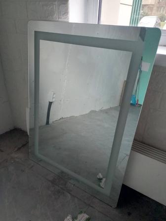 Продам зеркало с подсветкой