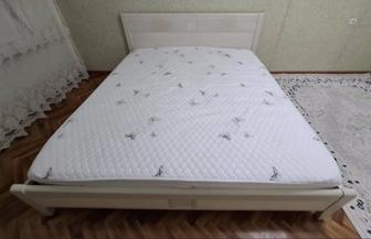 Продается двуспальная кровать