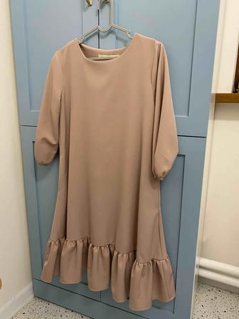 Продам бежевое платье