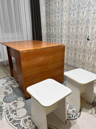 Стол книжка, табуретки