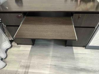 Рабочий письменный стол