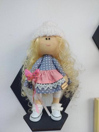 Продам коллекционную куклу