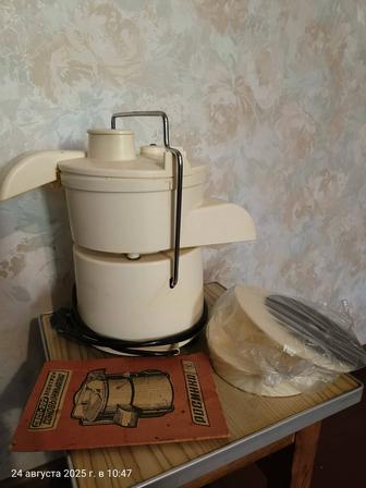 Соковыжималка Россинка