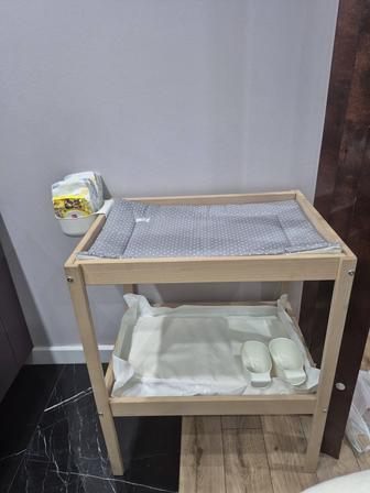 Продам пеленальный столик IKEA
