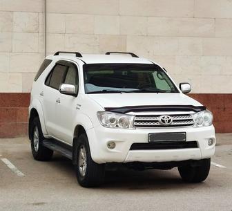 Аренда авто с водителем TOYOTA FORTUNER