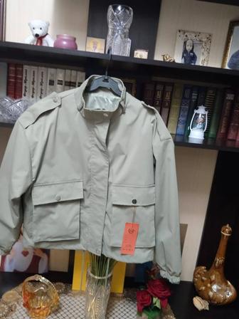 Продам куртку осению