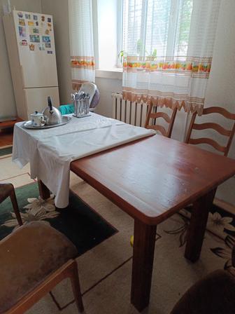 Продам обеденный стол