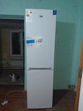 Холодилник веко 2метр