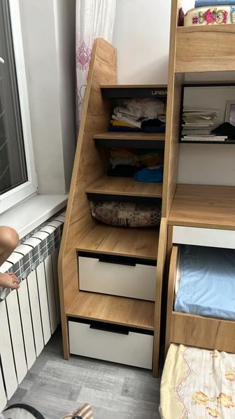 Детская двух яростная кровать