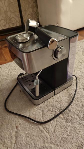 Продам кофемашину, кофеварка эспрессо мейкер