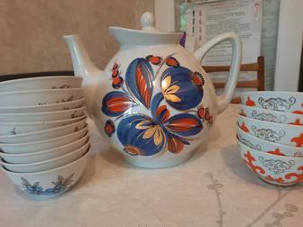 Продам посуду (чайники, тарелки, чашки)
