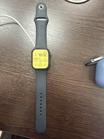 Продам Apple Watch Series 8 41 мм aluminium черный