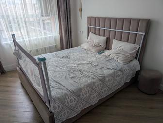 Продам кровать с матрасом