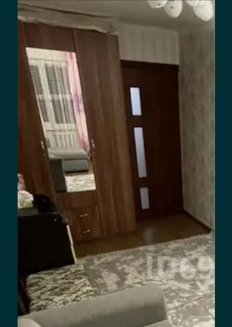 Шкаф трехдверный с зеркалом