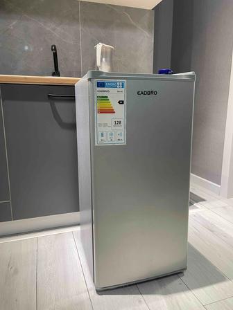 Продаем Холодильник Leadbros HD-95 серебристый