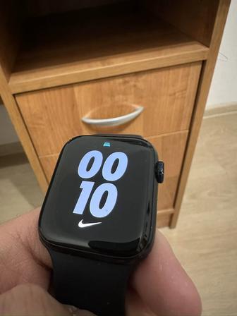 Срочно продам Apple Watch SE 2 Gen (2022)