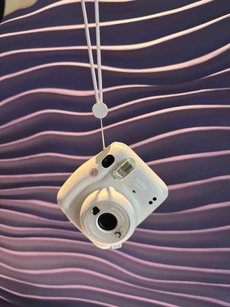 Instax Mini 11 полароид