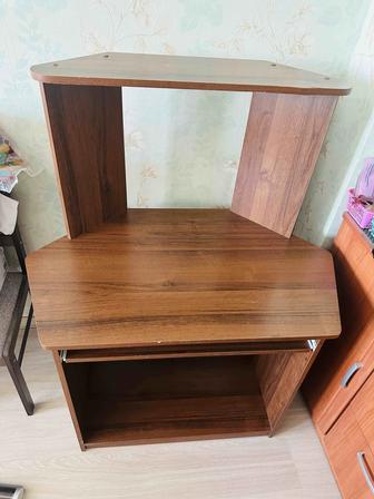 Стол компьютерный
