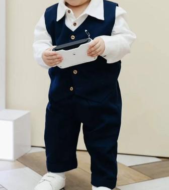 Костюм тройка