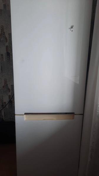 Продам холодильник