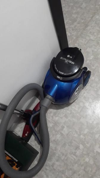 Продам пылесос LG