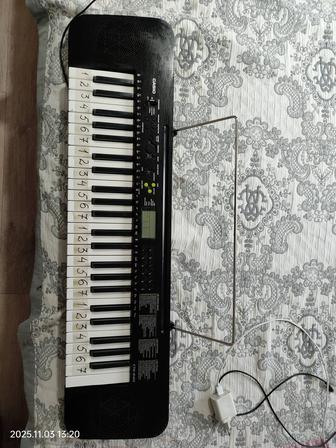 Продам синтезатор