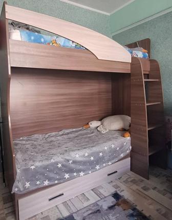 Продам двухъярусную кровать