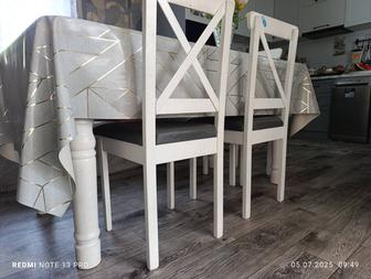 Стол со стульями