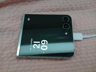 Смартфон Samsung Galaxy Z Flip5 8 ГБ/512 ГБ зеленый