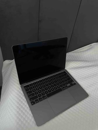 MacBook Air 13 2022, M2. 256GB