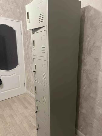 Продам металлический шкаф для хранения вещей