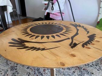 Продам круглый напольный стол