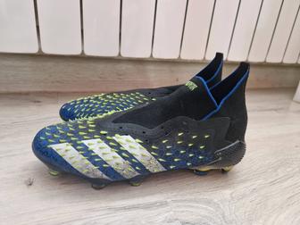 Бутсы футбольные размер 40, Adidas Predator оригинал , почти новые.