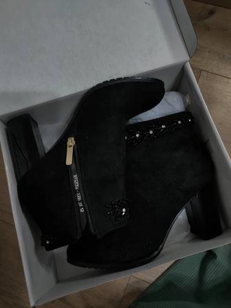 Продам НОВЫЕ женские ботильоны