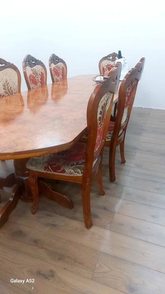 Продам стол 3,5(4). И 8 стулья