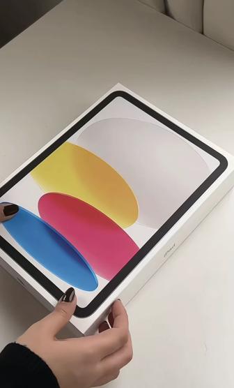 iPad a16 128gb (стилус и розовая клавиатура)
