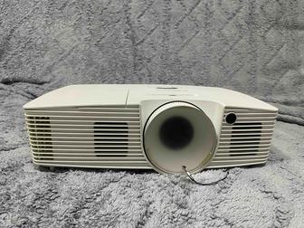 Проектор Optoma в отличном состоянии