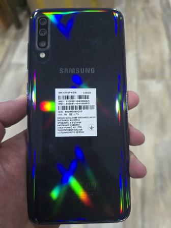 Телефон samsung a 70. 128 гб