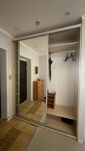 Мебель в прихожую шкаф купе и тумбочка