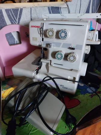 Продам оверлок Janome mylock 204D