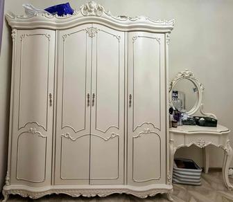 Продам шкаф для одежды и туалетное зеркало