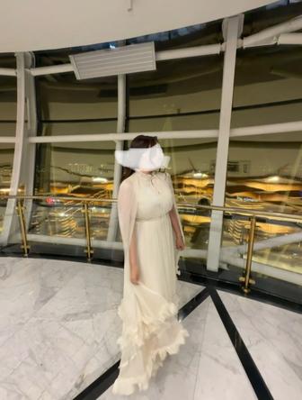 Белое платье (бежевое, молочное платье)