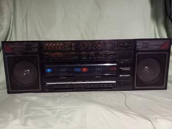Продается винтажный магнитофон Sharp