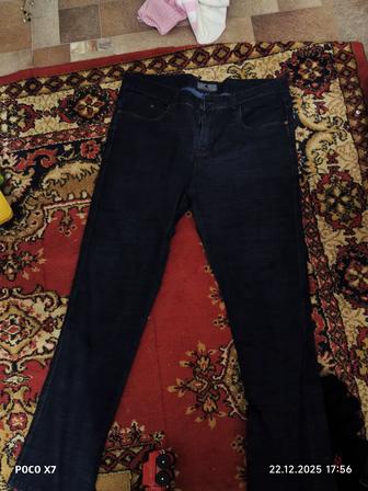 Прадаю джинсы мужская