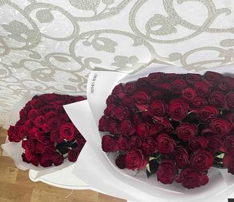 Два букета роз по 51 штук