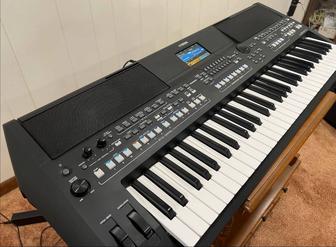 Синтезатор рабочая станция Yamaha PSR-SX600