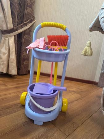Продам детский набор для уборки