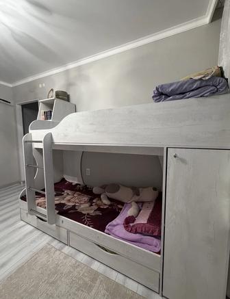 Кровать двух-этажная