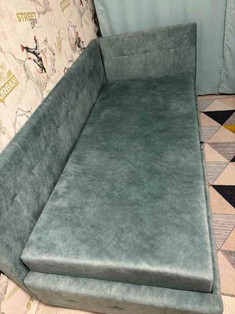 Продам диван односпальный